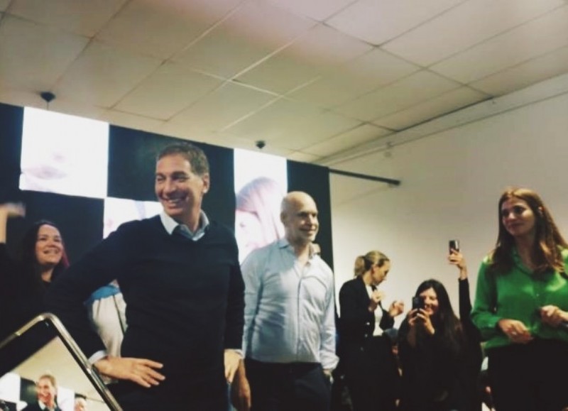 El precandidato presidencial de Juntos por el Cambio, Horacio Rodríguez Larreta, estuvo en Florencio Varela junto a Diego Santilli y Florencia Casamiquela.