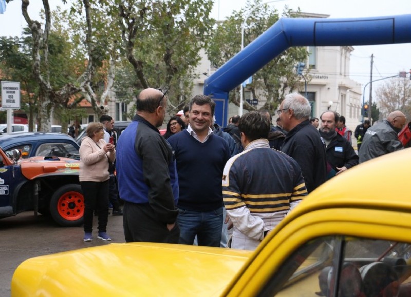 Actividad frente a la Municipalidad.