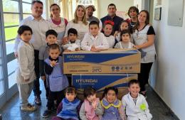 La Municipalidad hizo entrega de equipos a escuelas